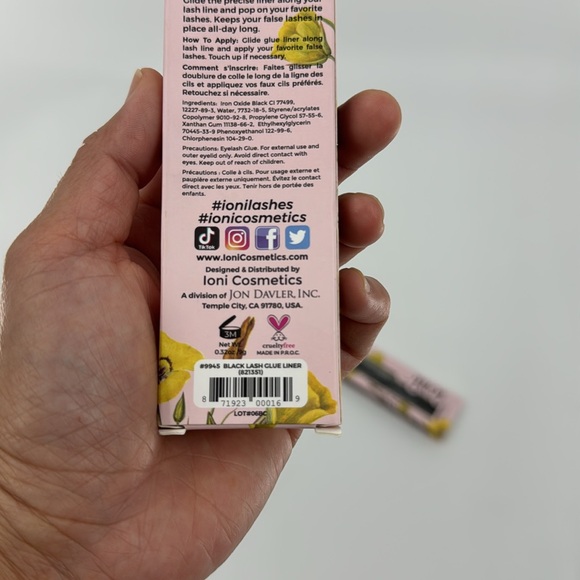 IONI Women’s Everlasting 2-in-1 Lash Glue & Black Liner in One 2 Piece Bundle - Picture 10 of 12